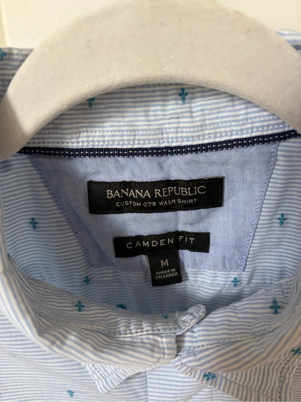 Banana Republic Light Blue Button-Down Shirt with Teal Micro Motif